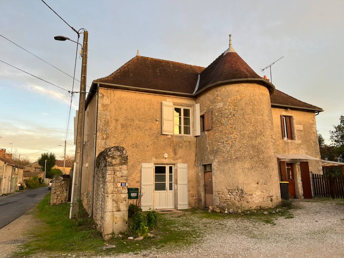 c5c623e9-6823-4090-b4bb-5cbeff8a77f4 (1)