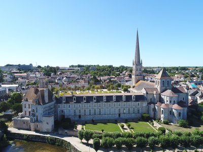 Abbaye_de_Saint-Savin_-_Patrimoine_mondial_de_l_UNESCO-Momentum_Productions_Mickael_PLANES-5936